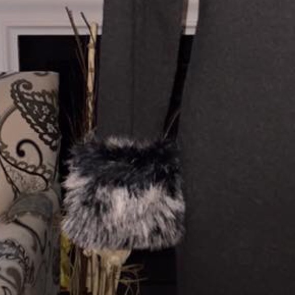 🌸HP🌸 Carmen Marc Valvo - Picture 3 of 4